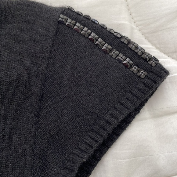 IISLI 100% black cashmere sleeveless sweater/ vest with beading. Size m - Picture 4 of 5